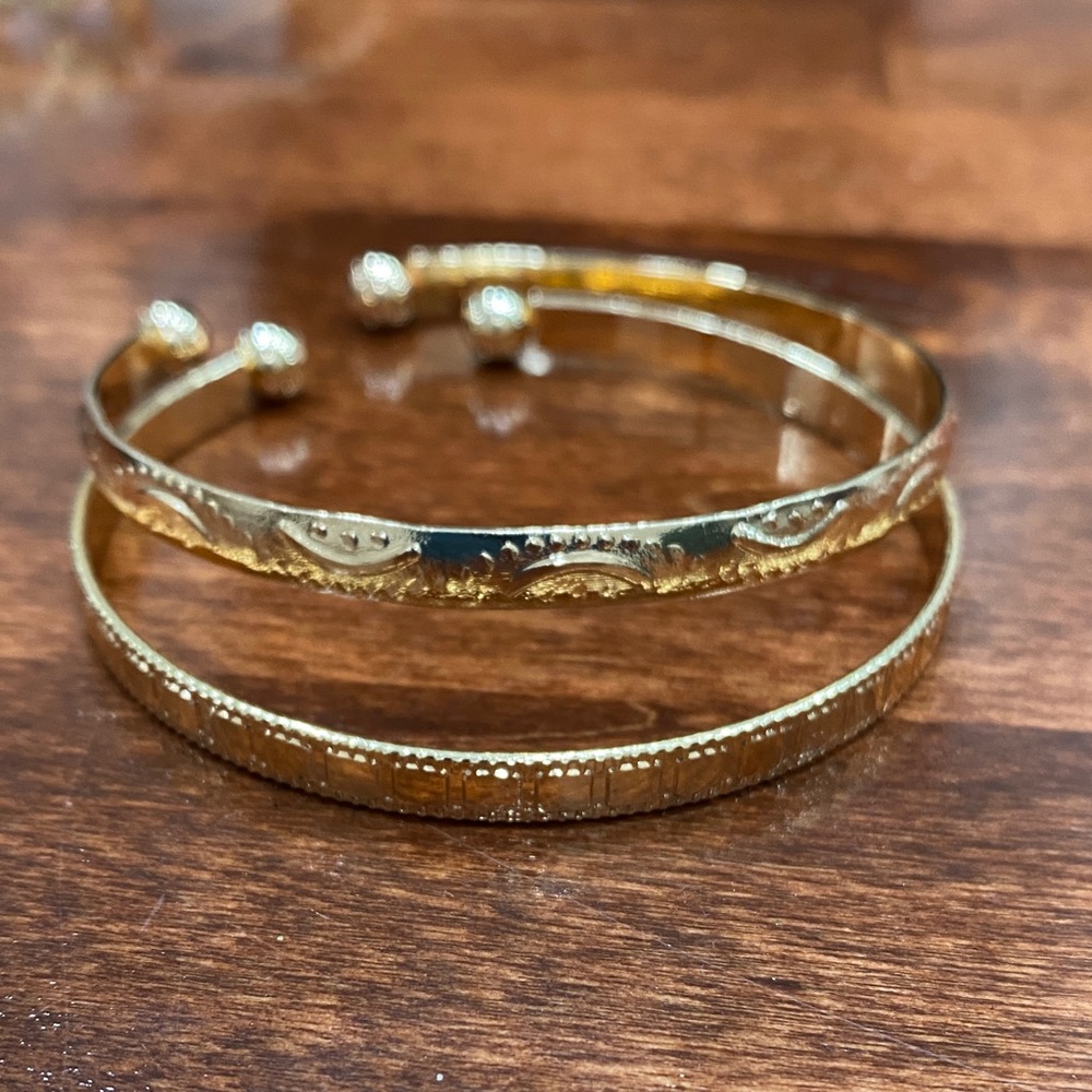 Elegant Gold-Tone Bangle Set